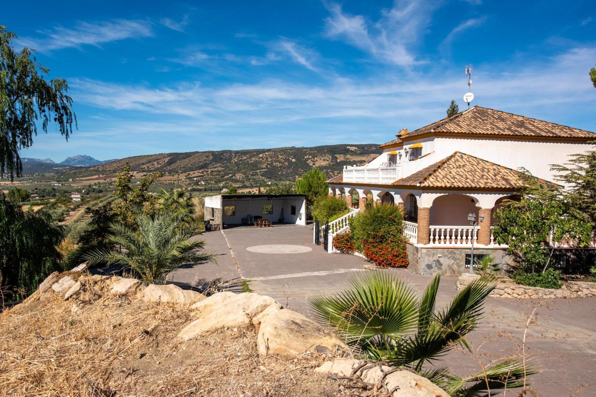 Minerva Country house *